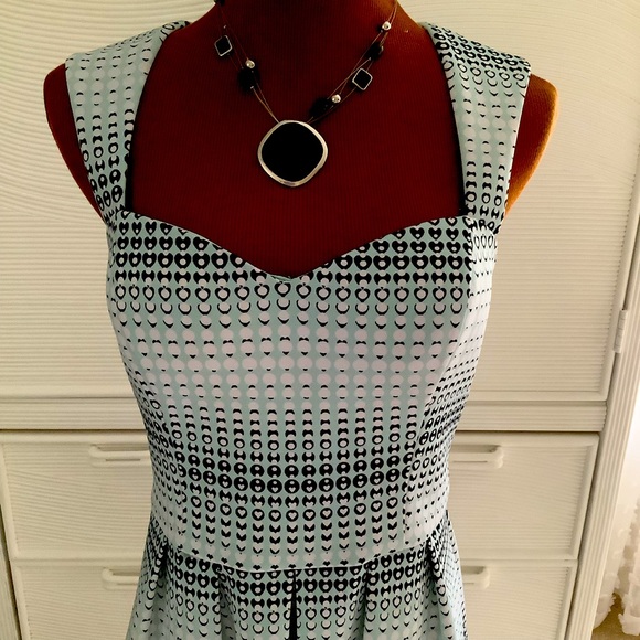 Guess dress mint green with black white dots built-in bra size 12 - Picture 3 of 9